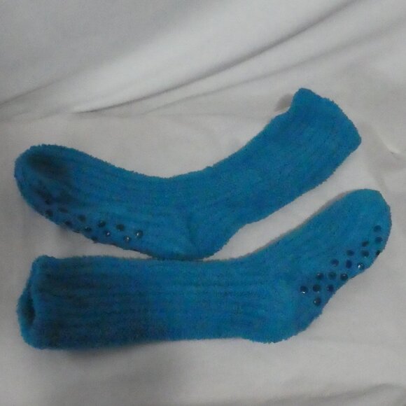 Comfy and Warm Fuzzy Ribbed Blue Socks With Anti Slip Bottoms | Size 9 - Picture 1 of 11